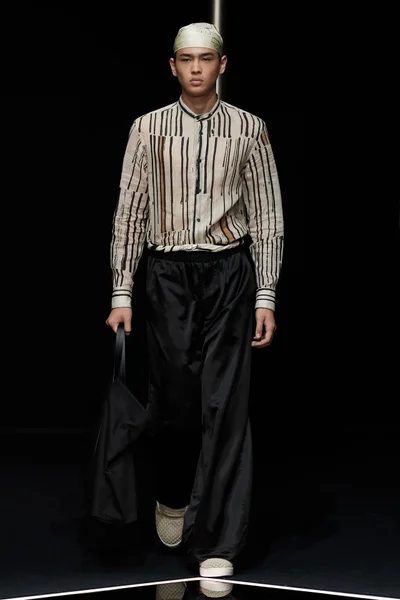 Look 12